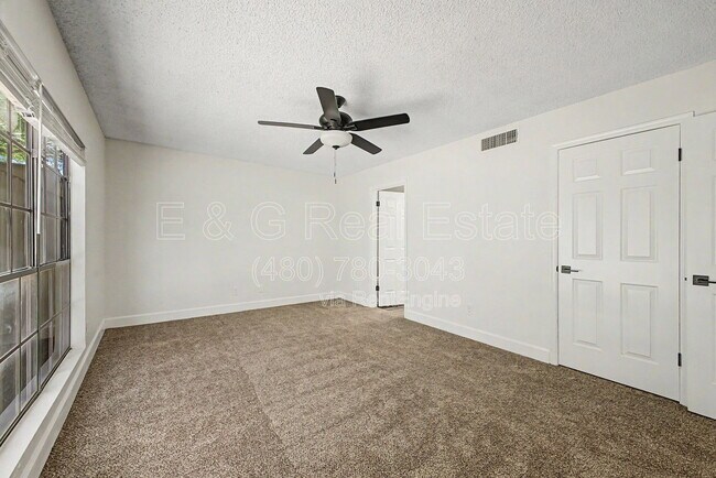 Building Photo - 4208 W Villa Maria Dr