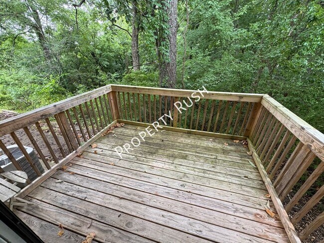 Building Photo - 806 Forest Dale Ln
