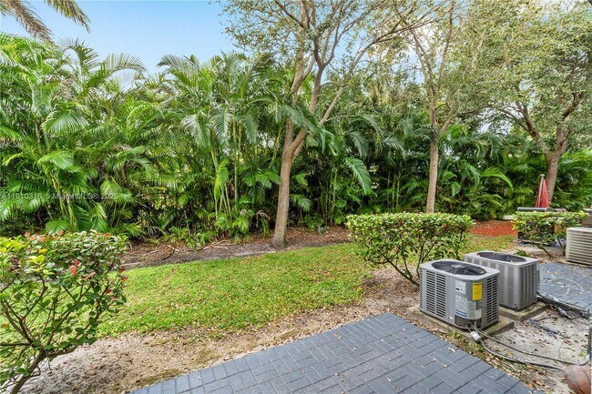 Building Photo - 3717 Sonoma Dr