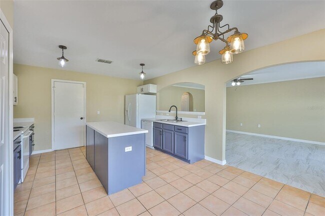 Building Photo - 11438 Ivy Flower Loop