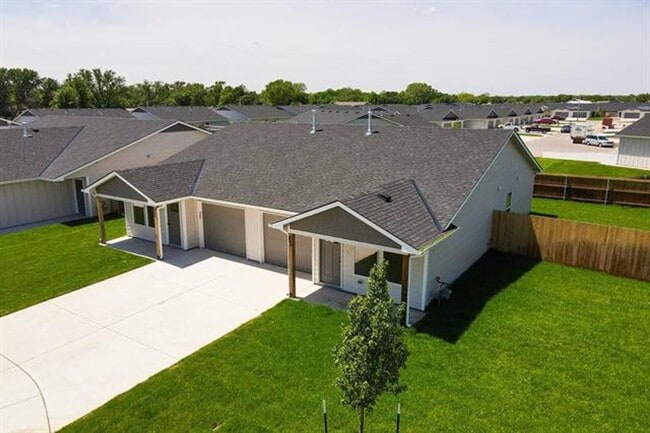 Primary Photo - 542 W 50th Ct S