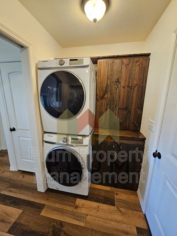 Building Photo - 522 Diane Ln