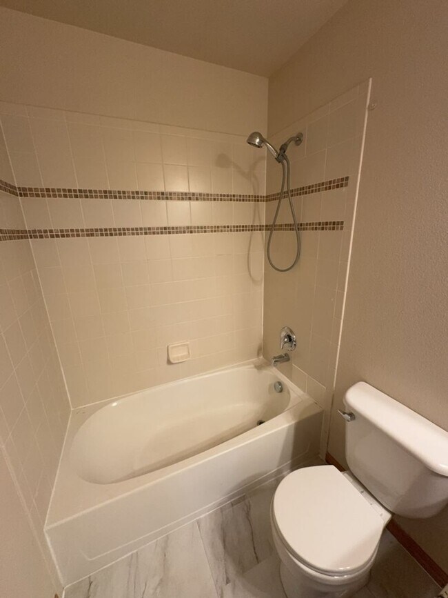 Building Photo - Move-In Ready Home in Wellington