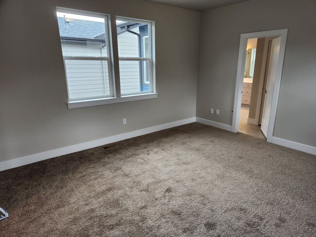 Building Photo - Newer single family home in Painted Prairie.