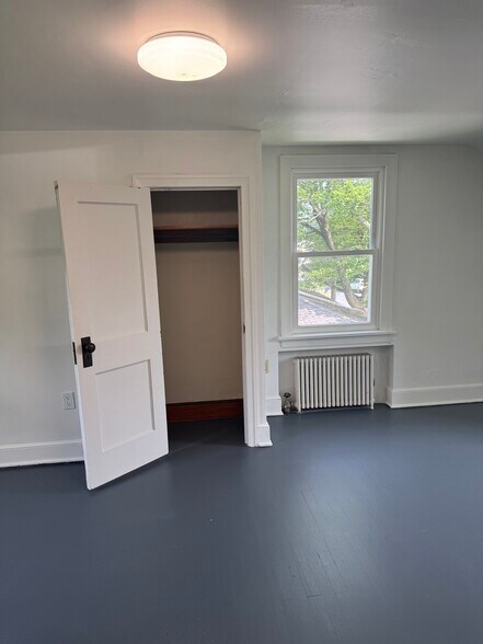 Building Photo - 126 Hoy St
