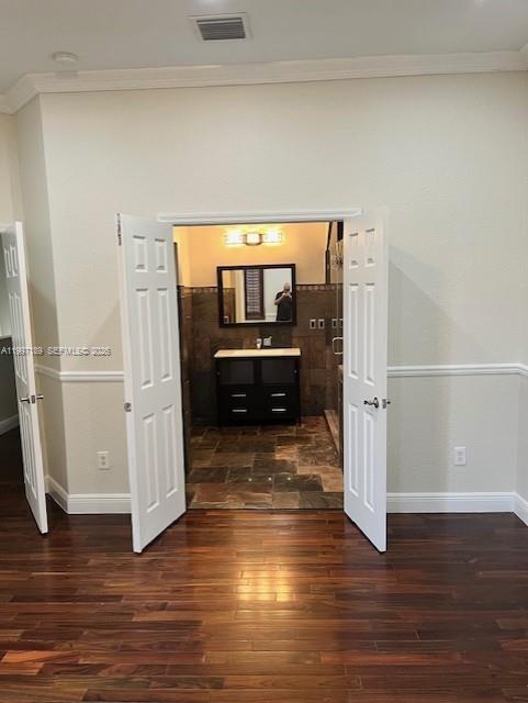 Building Photo - 5701 Madison Ave