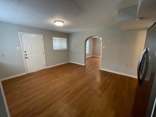 Building Photo - Rental Home Available!