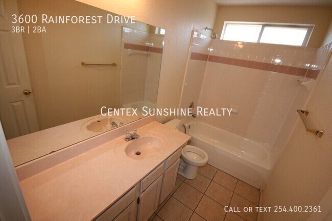 Building Photo - 3600 Rainforest Ln