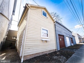 Building Photo - 703 S Loudoun St