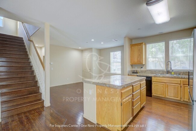 Building Photo - Lincoln Crossing; 4 bedroom in Gated commu...