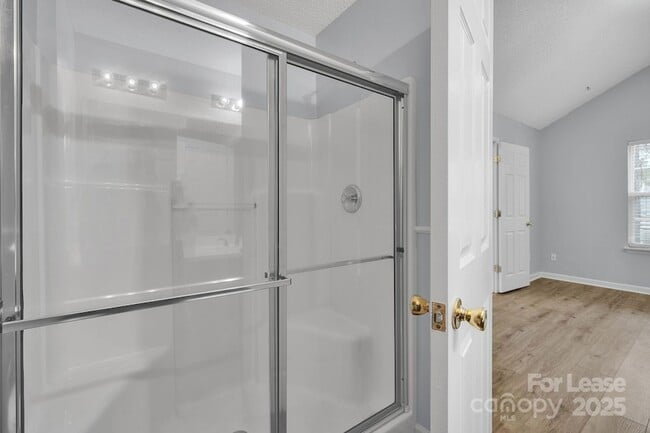 Building Photo - 8041 Christmas Ct