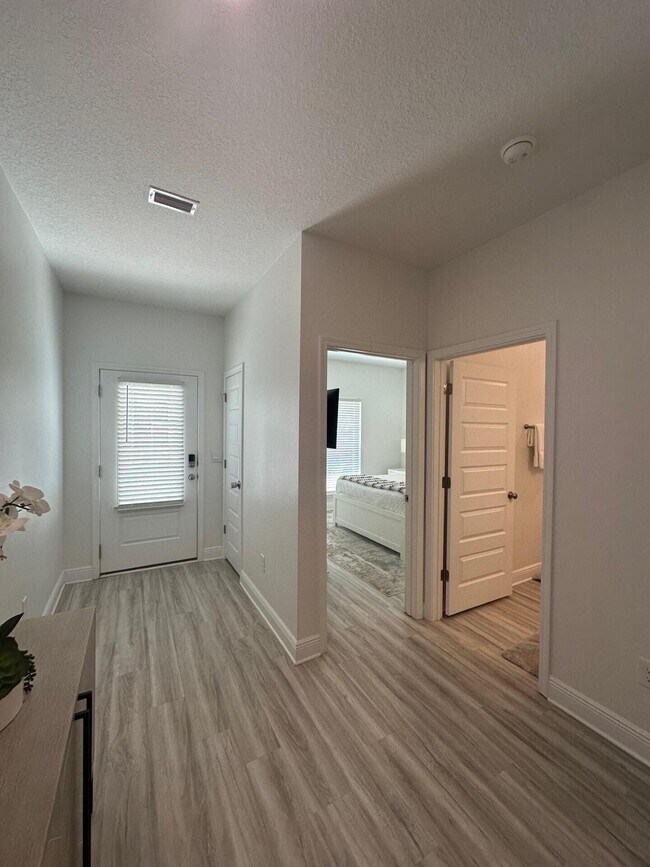 Building Photo - 7 Nest Ln