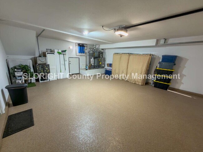 Building Photo - AVAILABLE NOW - Beautifully Updated Home in Avila Beach - 3 Bed / 2.5 Bath