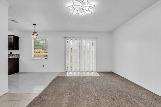 Building Photo - 12110 Panay Dr