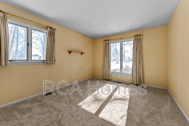 Building Photo - 423 Jenny Ln