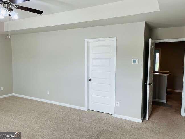 Building Photo - 19 White Spruce Wy