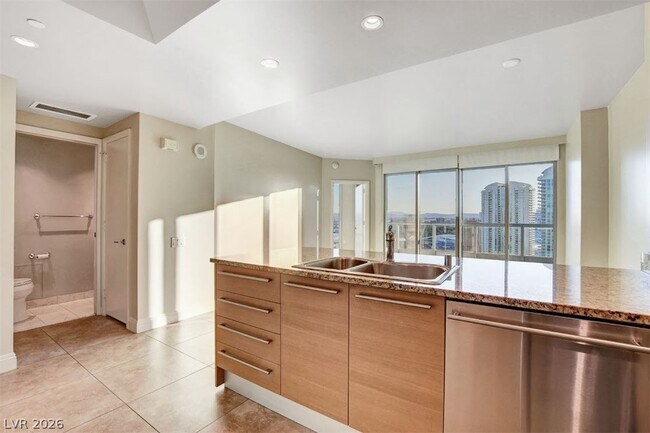 Building Photo - 222 Karen Ave