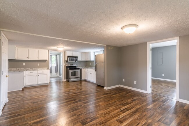 Building Photo - Charming home in the center of Lafayette!