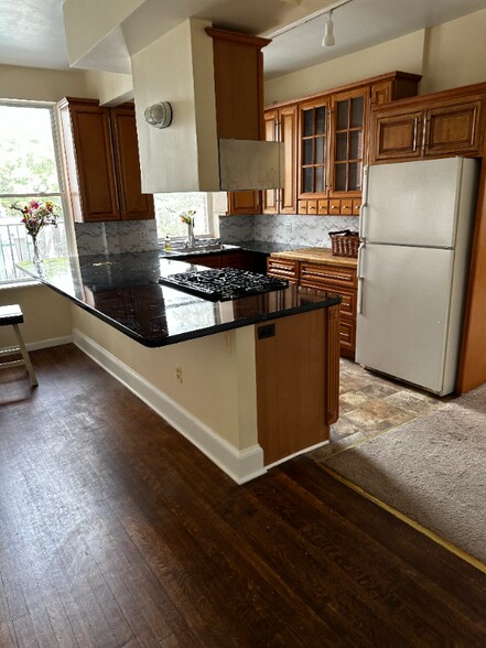 Building Photo - 1315 Park Rd NW