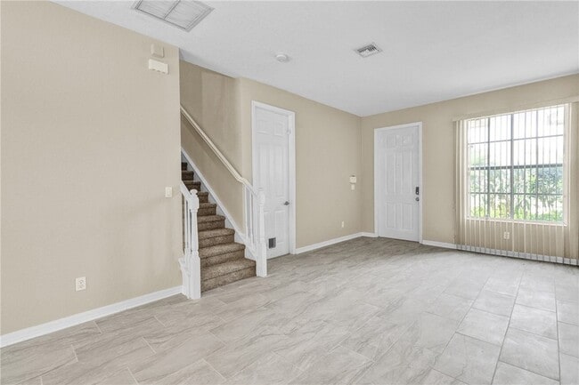 Building Photo - 9943 E Villa Cir