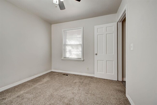 Building Photo - 1742 Carlisle Rd