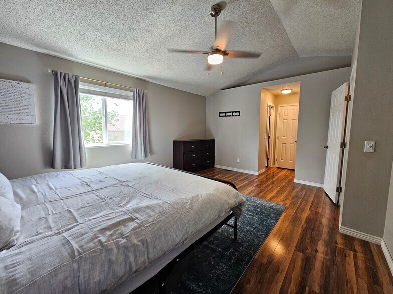 Building Photo - 7840 Lindsey Dr