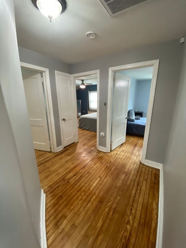 Building Photo - Beautiful 3 Bedroom House with Large Fence...