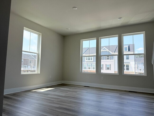 Building Photo - 29894 Bankert Dr