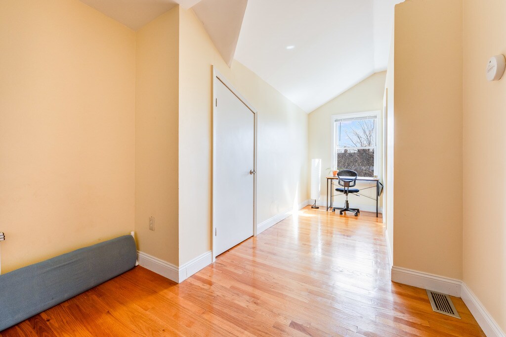 Building Photo - 316 Rindge Ave