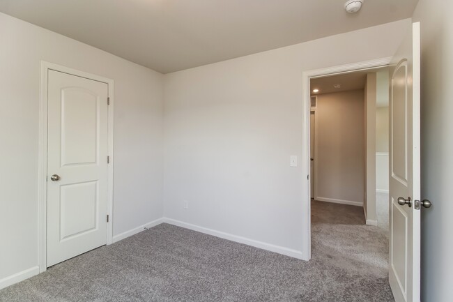 Building Photo - 1592 BOBWHITE LN