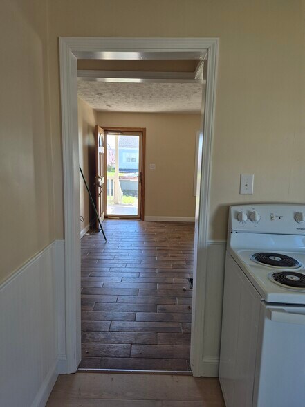 Building Photo - 2827 S 10th St