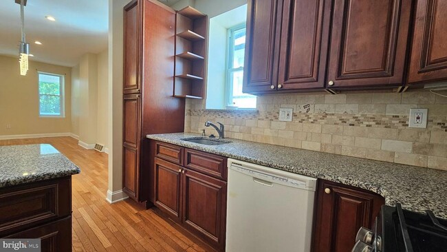 Building Photo - 130 Rockland Ave