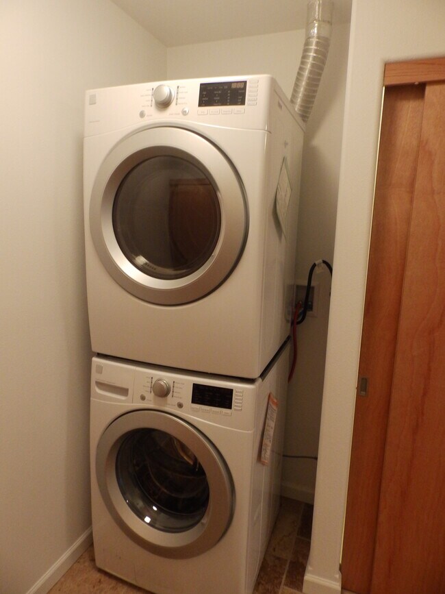 Building Photo - 36246 Irelands Way Cir