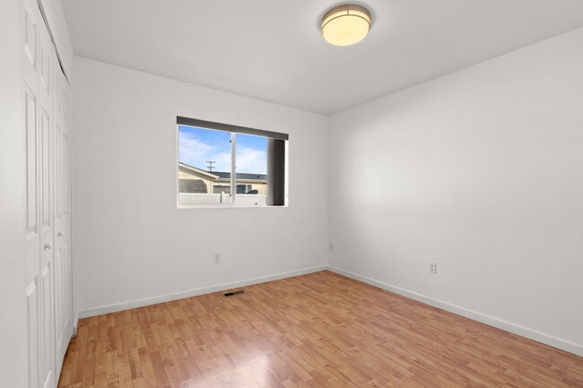 Building Photo - 717 S Stevens