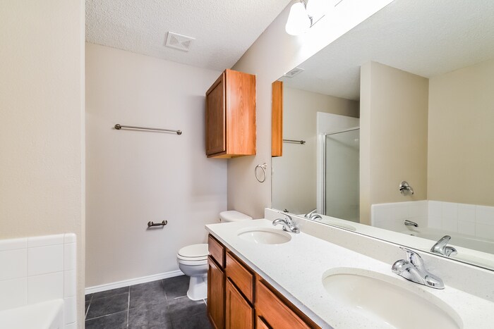 Building Photo - 113 Nighthawk Dr