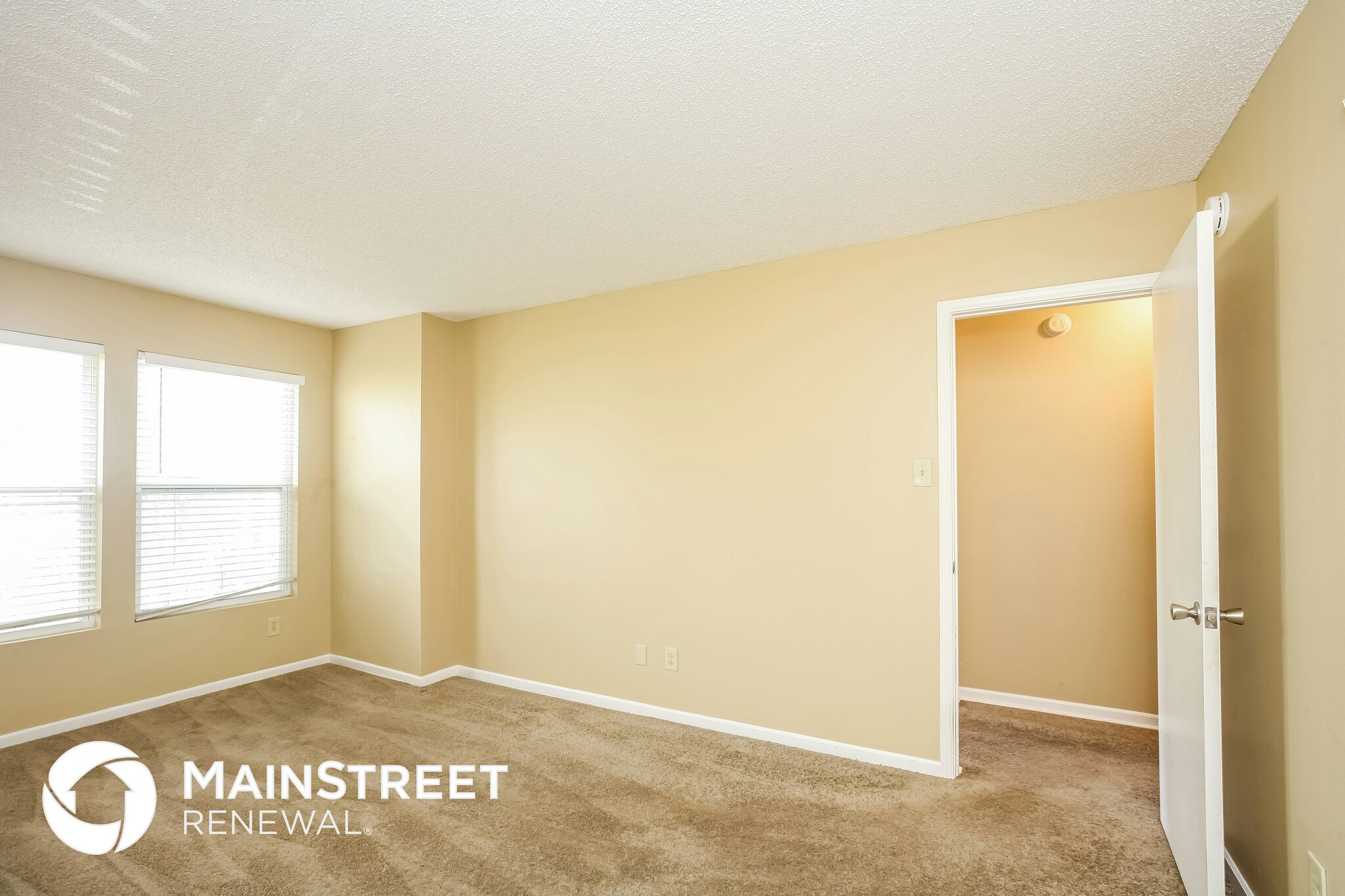 Building Photo - 913 Harbon Dr