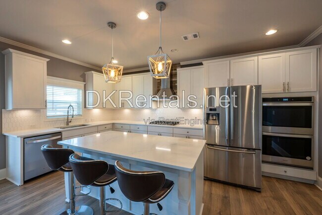 Building Photo - 7095 Evening Dew Dr