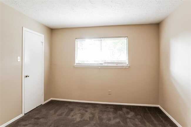 Building Photo - 4514 Rosegate Dr