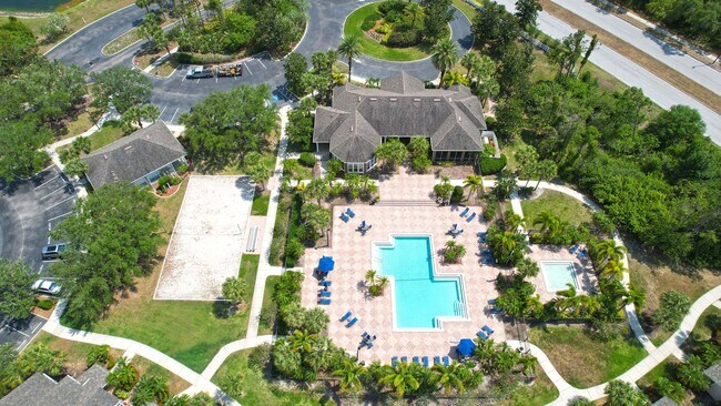 Building Photo - 8933 Manor Loop