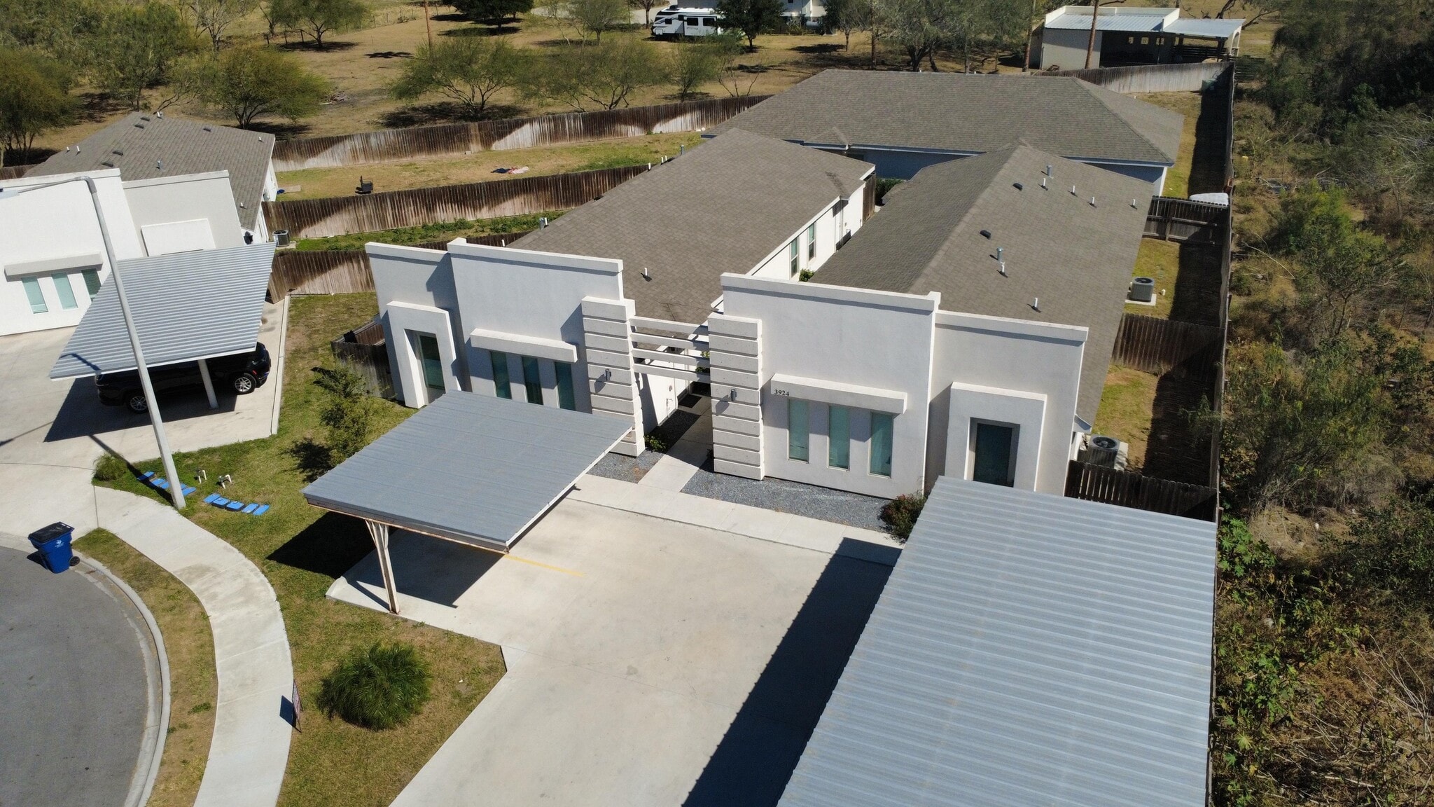 Building Photo - 3924 Las Vistas Ln