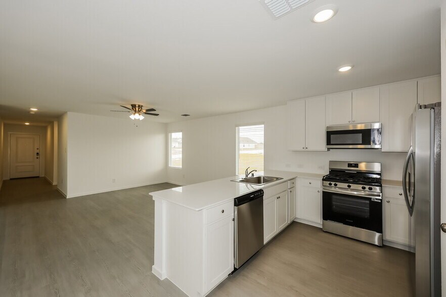 Building Photo - 10701 Revolver Dr