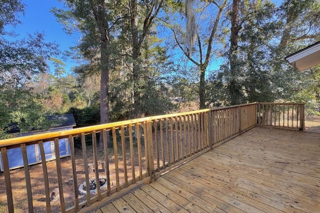 Building Photo - AVAILABLE JANUARY 2026! (Pet Friendly)