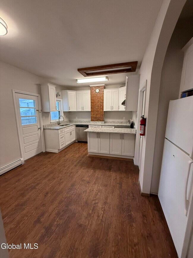 Building Photo - 38 State St