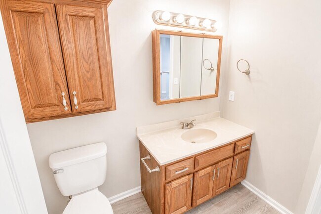 Building Photo - 1306 Godas Cir