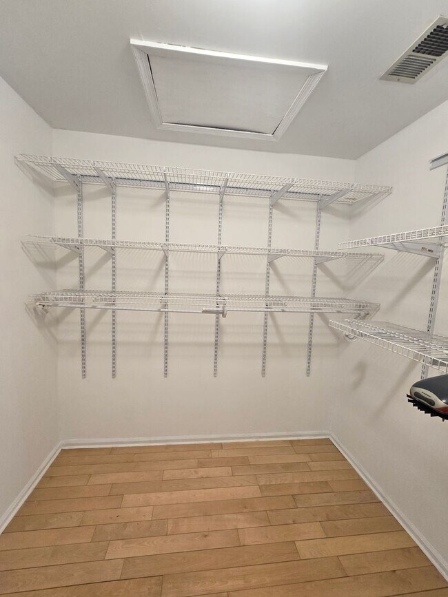 Building Photo - Commuter's delight! Spacious 2nd fl: 2-bed, 2-bath condo with fireplace, washer & dryer & off-str...