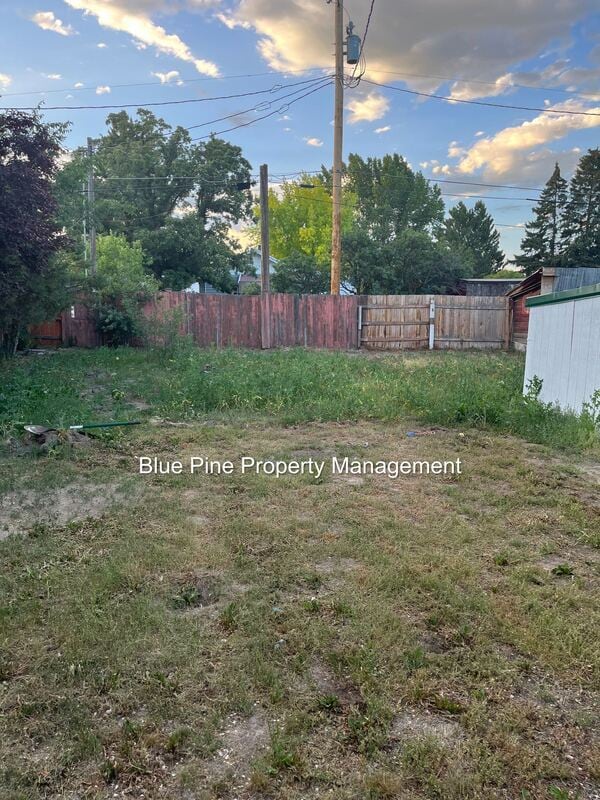 Building Photo - 319 Idaho Ave