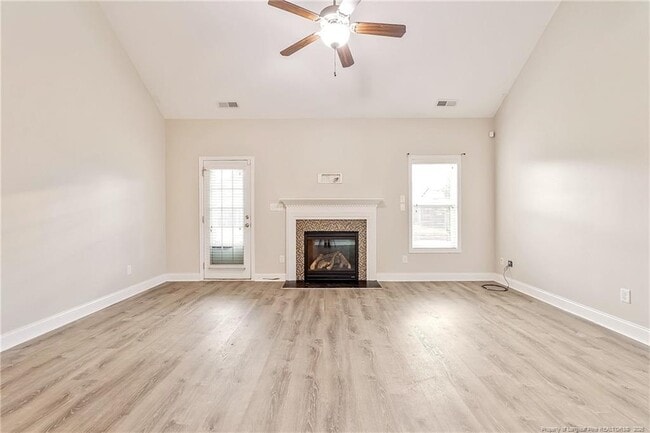 Building Photo - 1081 Ronald Reagan Drive