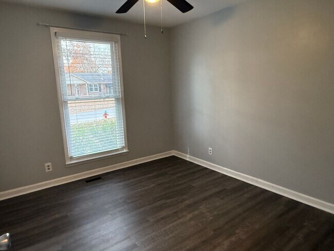 Building Photo - Charming 3 Bedroom, 1.5 Bath Ranch-Style Home