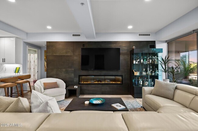 Building Photo - 7167 E Rancho Vista Dr