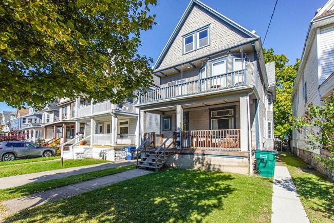 Building Photo - 74 Woodside Ave